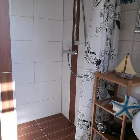 Galerie Am Hafen Apartment Zingst